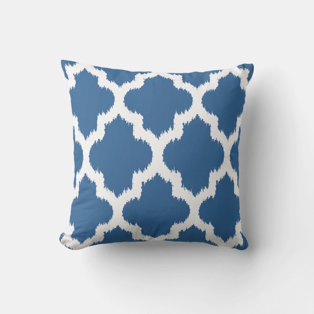Blau-Weiß-Reversible Ikat Quatrefolien-Muster Kissen (Vorderseite)