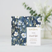 Blau Weiße Blume Wasserfarbiges Brautparty Einladung (Stehend Vorderseite)