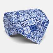 Blau-weiße Fliesenmuster Aquarell Krawatte (Gerollt)