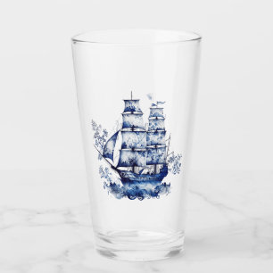 Blau-weiße Segelschiffe im Delft-Stil im Meer Glas