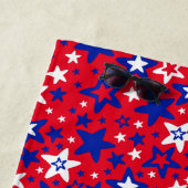 Blau-weiße Sterne auf rotem Handtuch (Beispiel)