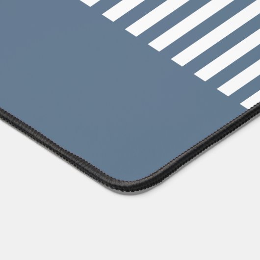 Blau-weiße Streifen personalisiert, modern und ele Schreibtischunterlage (Ecke)
