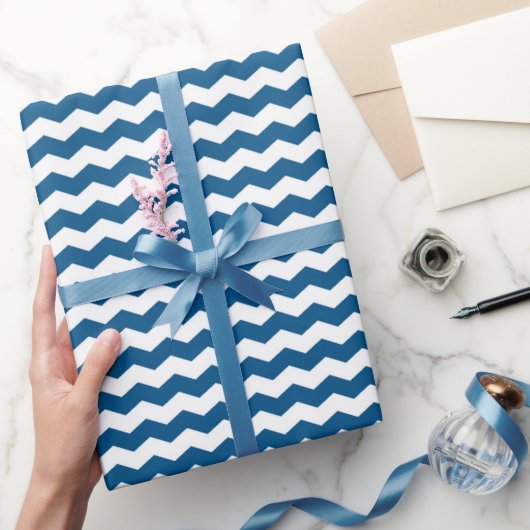 Blau-Weißer Chevron Geschenkpapier (Schenken)