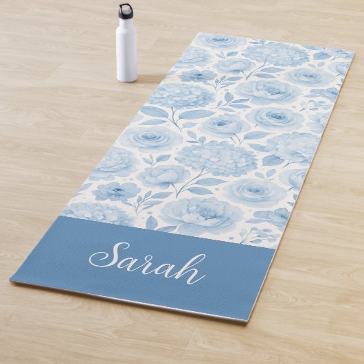 Blau-weißes Aquarell-Blumenmuster mit individuelle Yogamatte (Beispiel)