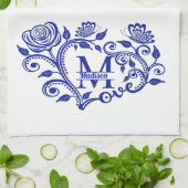 Blau-weißes Blumenmonogramm M Geschirrtuch (Gefaltet)