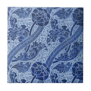 Blau-weißes florales Muster im Stil von William Mo Fliese
