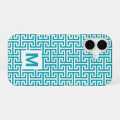 Blau-weißes geometrisches Muster Monogramm iPhone 16 Hülle (Rückseite (Horizontal))