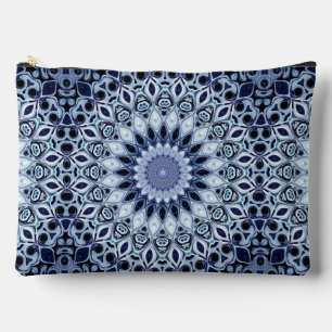 Blau-weißes Kaleidoskop-Mandala-Muster Zubehörtasche