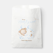 Blau wir frühzeitig abwarten Baby Dusche Geschenktütchen (Vorderseite)