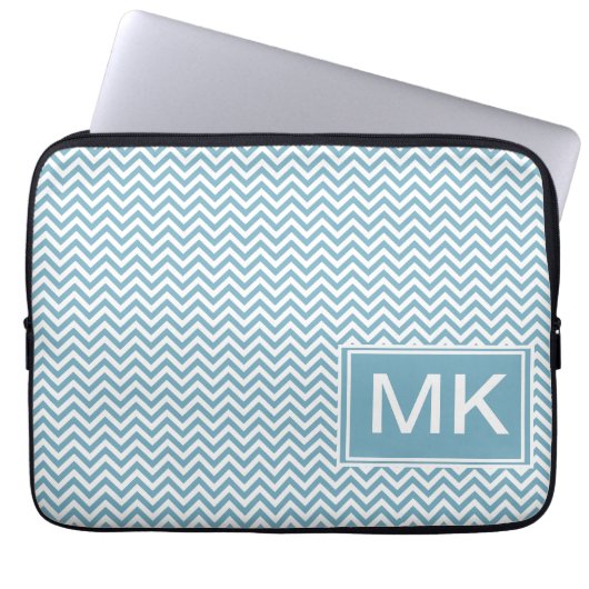 Blau Zickzack mit Monogramm Laptopschutzhülle (Vorderseite)