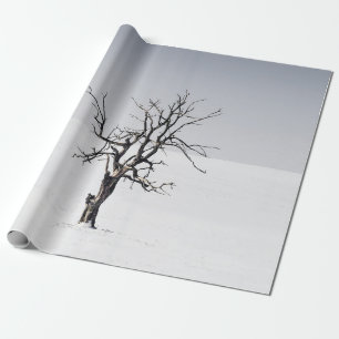 BLAUBAUM IN DER MITTE DES SCHNEES GESCHENKPAPIER