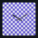 Blaubeercreme-Karu-Muster Quadratische Wanduhr<br><div class="desc">Blau-weißes Schachbrettmuster,  bei dem abwechselnde Quadrate ein ausgewogenes,  geometrisches Design erzeugen. Die wiederholende Anordnung hat eine saubere,  ordentliche Wirkung.</div>
