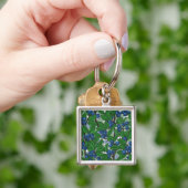 Blaubeere auf weiß schlüsselanhänger (Hand)