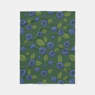Blaubeeren auf dunkelgrün fleecedecke
