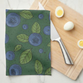 Blaubeeren auf dunkelgrün geschirrtuch (Viertel Falte)