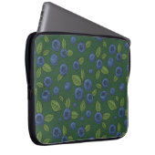 Blaubeeren auf dunkelgrün laptopschutzhülle (Vorne Rechts)