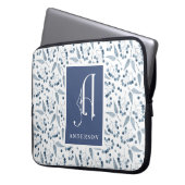 Blaubeeren & Blatt Muster Monogramm, Nachname Laptopschutzhülle (Vorderseite Links)