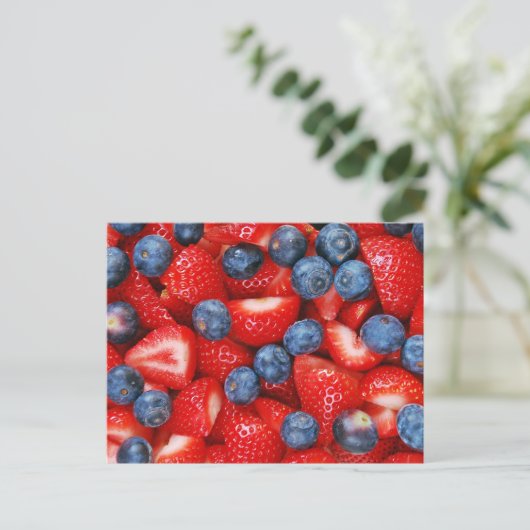 Blaubeeren und Erdbeeren, frisch Postkarte (Stehend Vorderseite)
