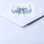 Blaubug-Rücksendeadresse<br><div class="desc">Ein hellblauer Hintergrund mit einem großen Bogen. Personalisieren Sie Ihren Namen und Ihre Adresse und fügen Sie diese hinzu. Schwarze Buchstaben.</div>