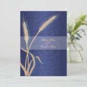 Blaucreme Hochzeitsweizen Blume Einladung (Stehend Vorderseite)