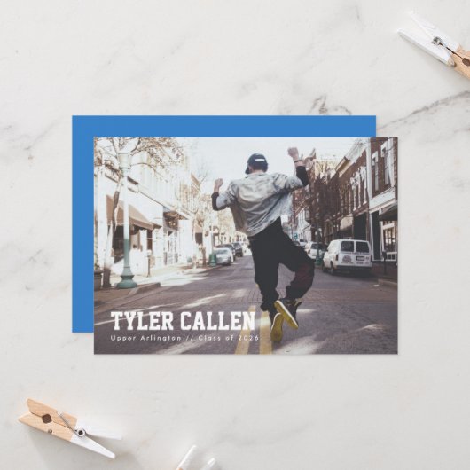 Blaue Abschlussanzeige mit vollem Foto Einladung (Vorderseite/Rückseite Beispiel)