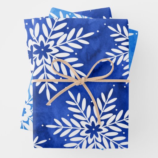 Blaue Abstrakte Wasserfarbe Schneeflocken Geschenkpapier Set (Beispiel)