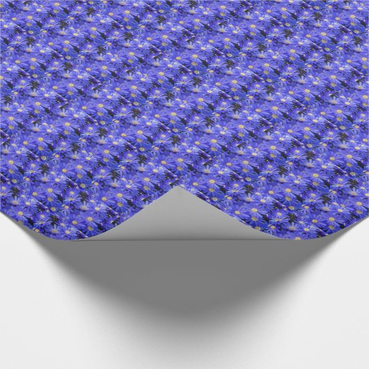 Blaue Anemonen Blumenmuster Papier Geschenkpapier (Ecke)