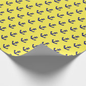 Blaue Anker der Nautischen Marine auf Zitronengelb Geschenkpapier (Ecke)