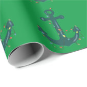 Blaue Anker mit Weihnachtsbeleuchtung auf Grün Geschenkpapier (Rolleneckpunkt)