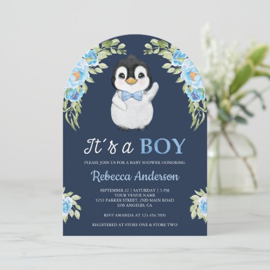 Blaue Aquarell-Blumen-Pinguin Navy Baby Shower Einladung (Stehend Vorderseite)
