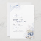 Blaue Aquarellmauer & Muscheln Hochzeit am Strand Einladung (Vorderseite)