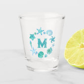 Blaue Aquarellmuscheln und Starfish Monogramm Schnapsglas (Vorderseite)