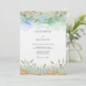 Blaue Ätherische Hochzeit Einladung (Stehend Vorderseite)