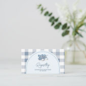 Blaue Babyschuhe Gingham-Junge Baby Shower Geschen Begleitkarte (Stehend Vorderseite)