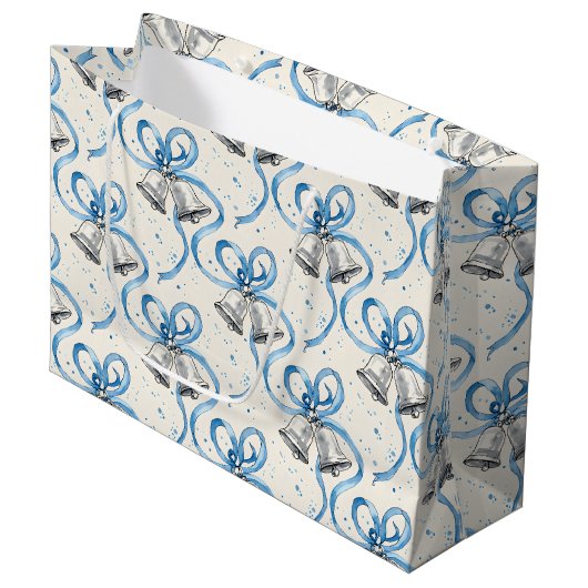 Blaue Bänder und Silberglocken Sahne Große Geschenktüte (Vorderseite Schrägansicht)