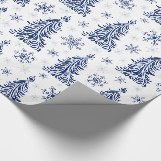 Blaue Baumstruktur und Schneeflockenmuster Geschenkpapier (Ecke)