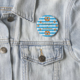 Blaue bayerische Oktoberfest-Brezeln personalisier Button