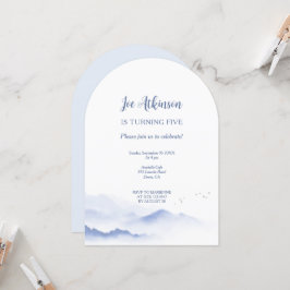 Blaue Berge - Gender-neutral Geburtstagseinladung Einladung