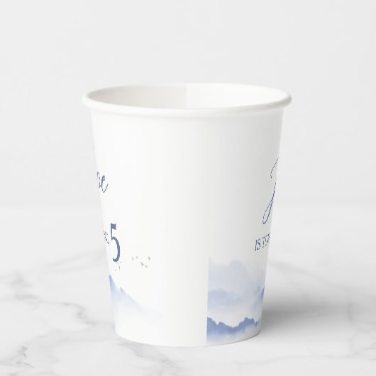 Blaue Berge geschlechtsneutral Geburtstag Pappbecher (Links)