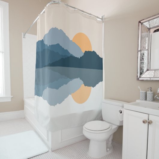 Blaue Berge reflektiert im See Duschvorhang (Beispiel)