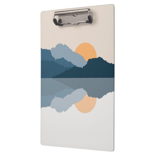 Blaue Berge reflektiert im See Klemmbrett (Links)