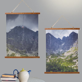 Blaue Berge und ein Tal Wandteppich Mit Holzrahmen