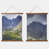 Blaue Berge und ein Tal Wandteppich Mit Holzrahmen (Doppelt)