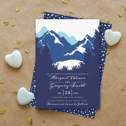 Blaue Berge und Nadelbäume Hochzeit Einladung