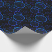 Blaue Blasen auf schwarz Geschenkpapier (Ecke)