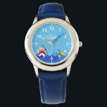 Blaue Blasen unter dem Namen des Meereshais Armbanduhr<br><div class="desc">Blauer Hintergrund,  Blasen,  blaue Wellen,  ein Taucher und ein Hai. Vorlage für den Namen des Kindes. Handgeschriebenes Stilskript in weiß. Weiße Zahlen.</div>