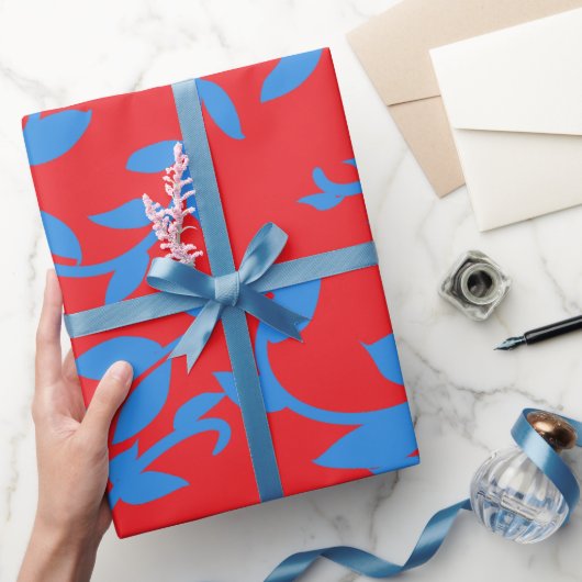 Blaue Blätter Roter Botanischer Wein Geschenkpapier (Schenken)