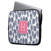 Blaue Blätter und rosa Monogramm Laptopschutzhülle (Vorderseite Links)