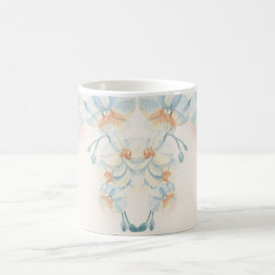 Blaue Blume auf beigem Hintergrund Kaffeetasse