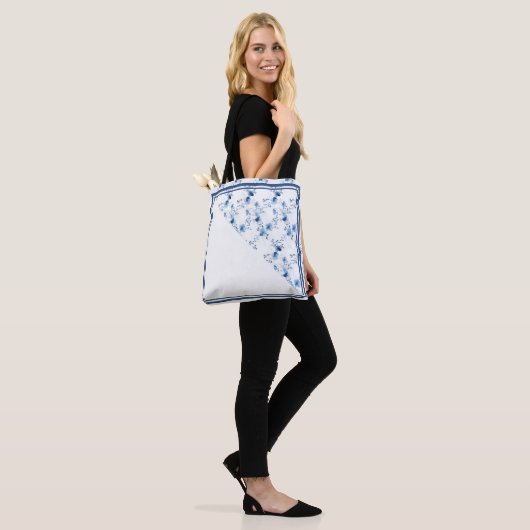 Blaue Blume blüht Tasche (Am Model)
